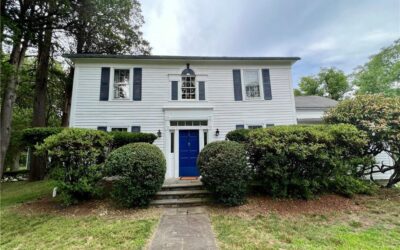 39 Maple Avenue S, Westport